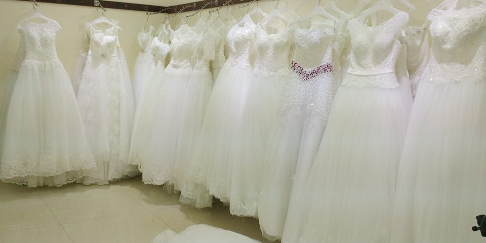 Chuyên giặt hấp đầm cưới đầm dạ hội giá rẻ