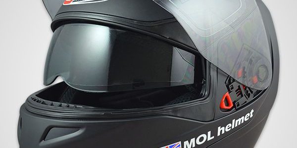 Giặt hấp vệ sinh nón bảo hiểm giá rẻ