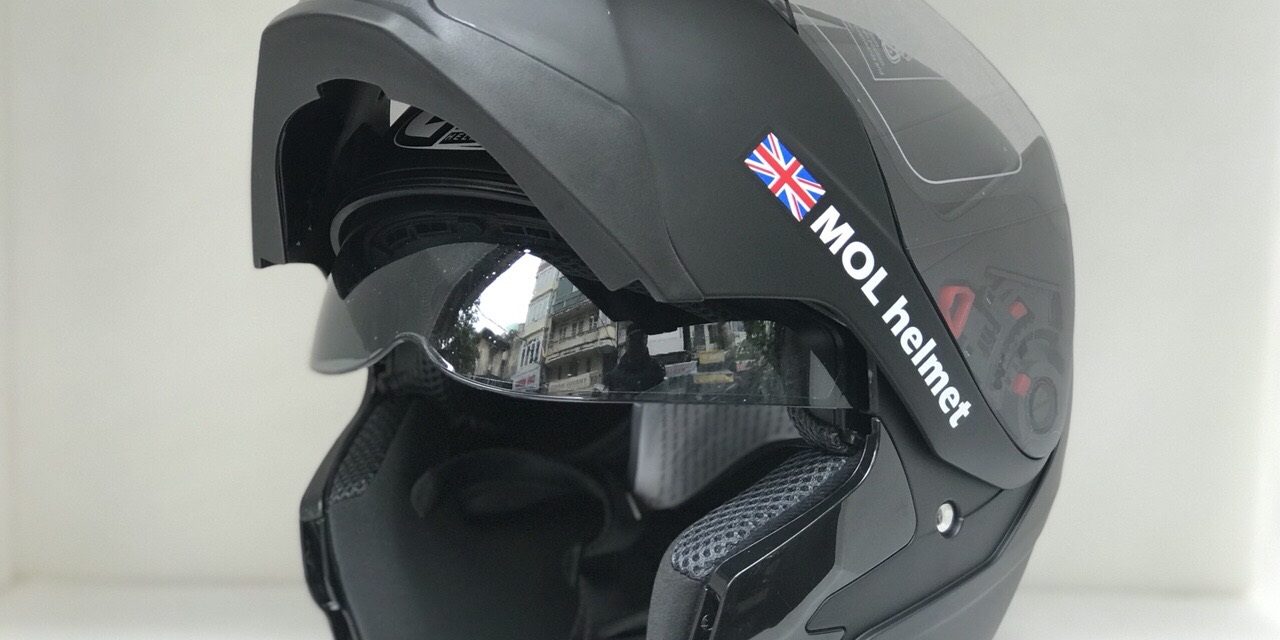 Giặt hấp vệ sinh nón bảo hiểm giá rẻ