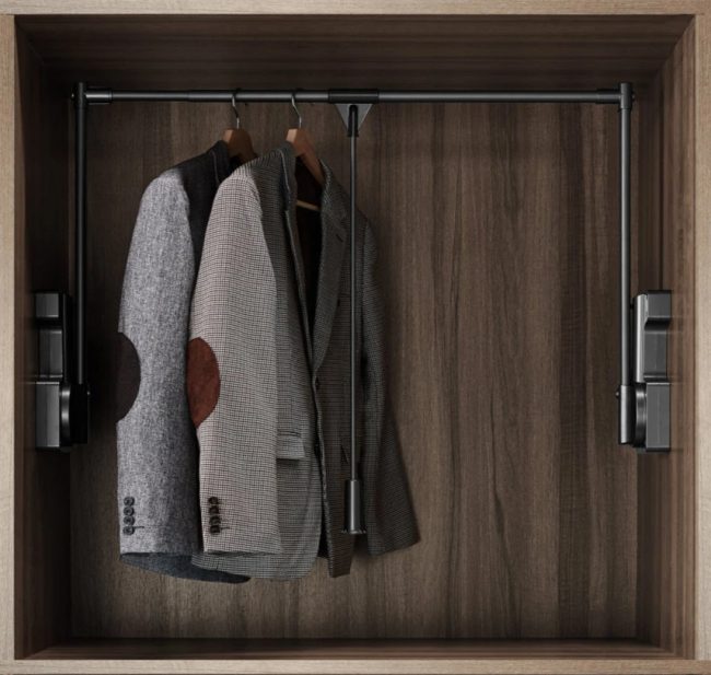 gia-mac-quan-ao-eurogold-hp60918